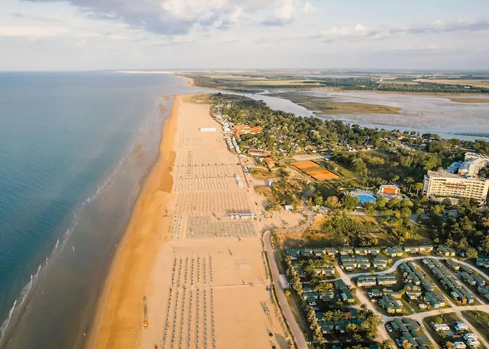 Lejlighed Flat With Parking Only 100m From The Bibione