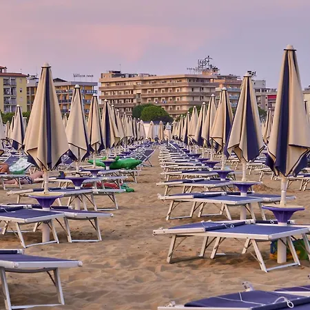 Flat With Parking Only 100m From The Bibione
