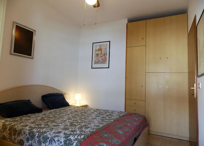 Flat With Parking Only 100m From The Apartman *